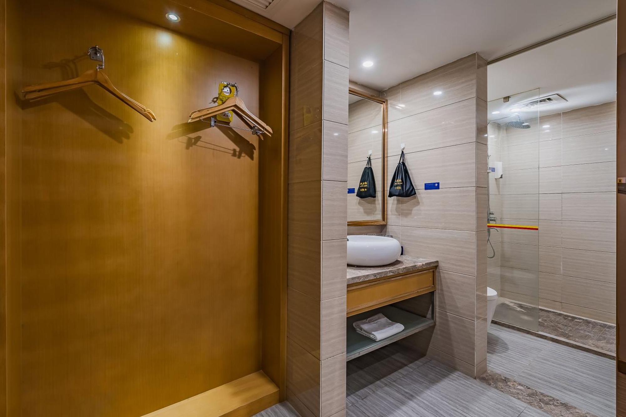 Super 8 Hotel Select Guangzhou Railway Station Xicun Subway Station Ngoại thất bức ảnh